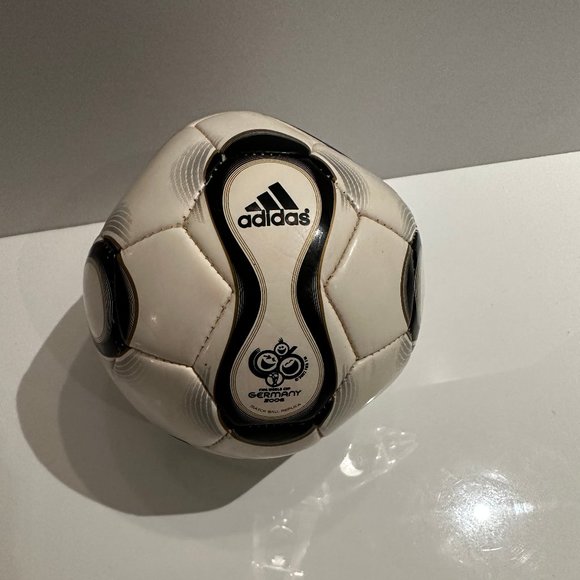 Rare 2006 Germany FIFA World Cup Adidas Teamgeist Mini YAHOO Partner Ball Size 1 - Picture 4 of 5
